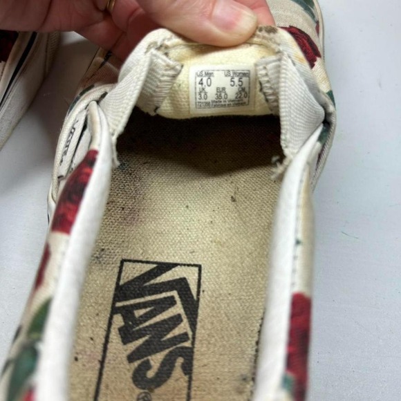 Vans‎ Classic Slip On Rose Floral White Canvas Sneakers Shoes W5.5 M4 Whimsigoth - Picture 4 of 4